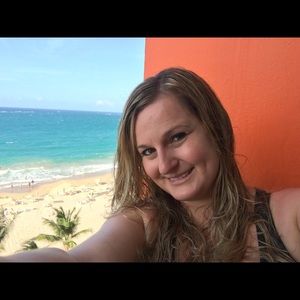 Meet your Posher, Amela